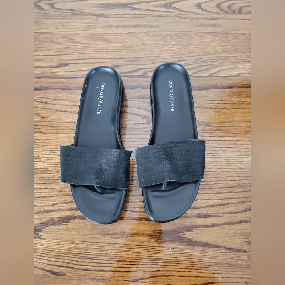 Donald J Pliner Black Sandals Women's size 8.5 Vintage 90s/early 2000s style